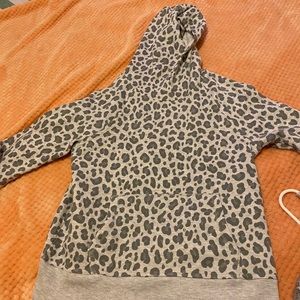Grey cheetah sweatshirt